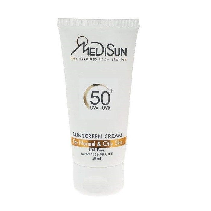 کرم ضد آفتاب بی‌رنگ مدیسان، SPF 50، مناسب پوست‌های چرب و معمولی با حجم 50 میلی‌لیتر، محافظت‌کننده در برابر اشعه‌های UVA و UVB، دارای فرمولاسیون فاقد چربی، ویتامین‌های E و C، با ماندگاری 2 ساعته